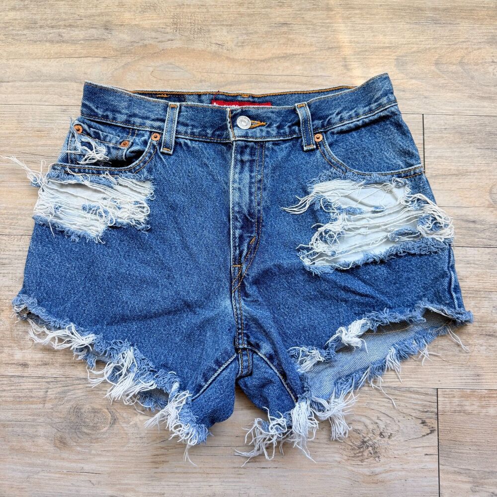 Vintage Levi's 550 Relaxed Fit Distressed Cutoff Denim Shorts Womens 6 Medium